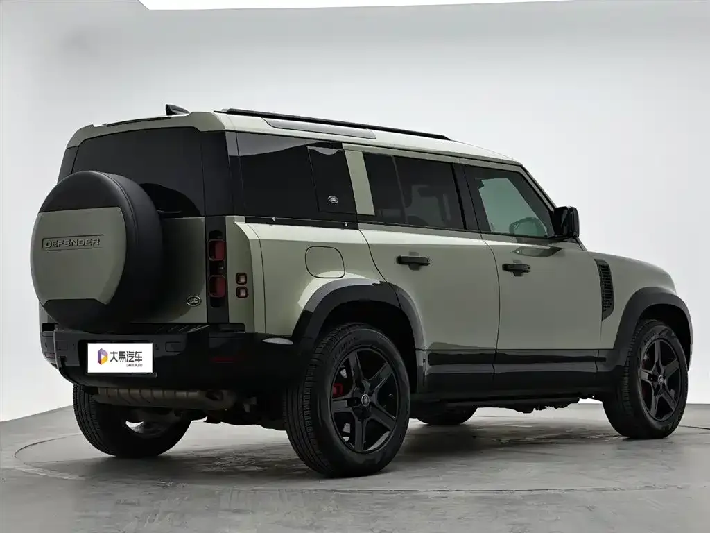 Land Rover Defender — фото 10