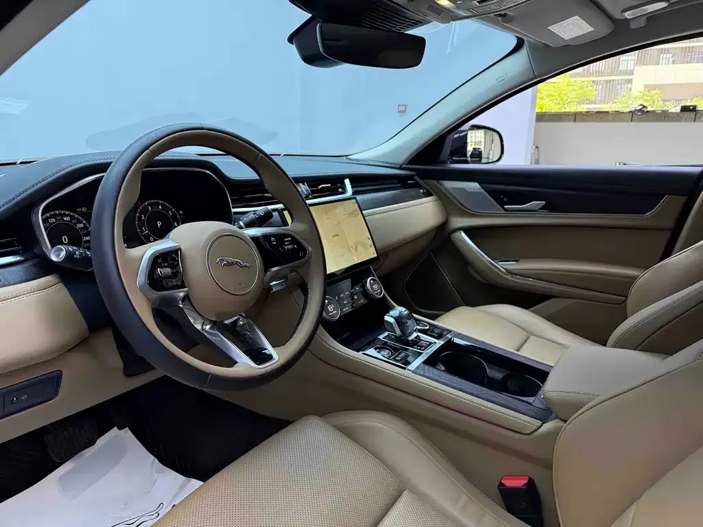 Jaguar XFL — фото 10