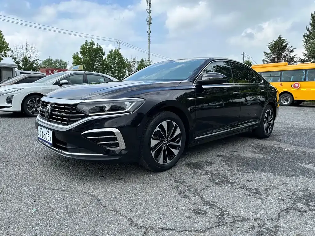 Volkswagen Passat — фото 1