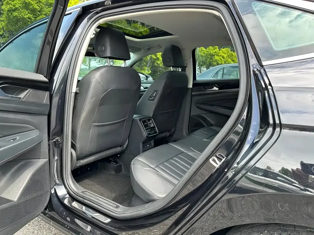 Volkswagen Passat — фото 9