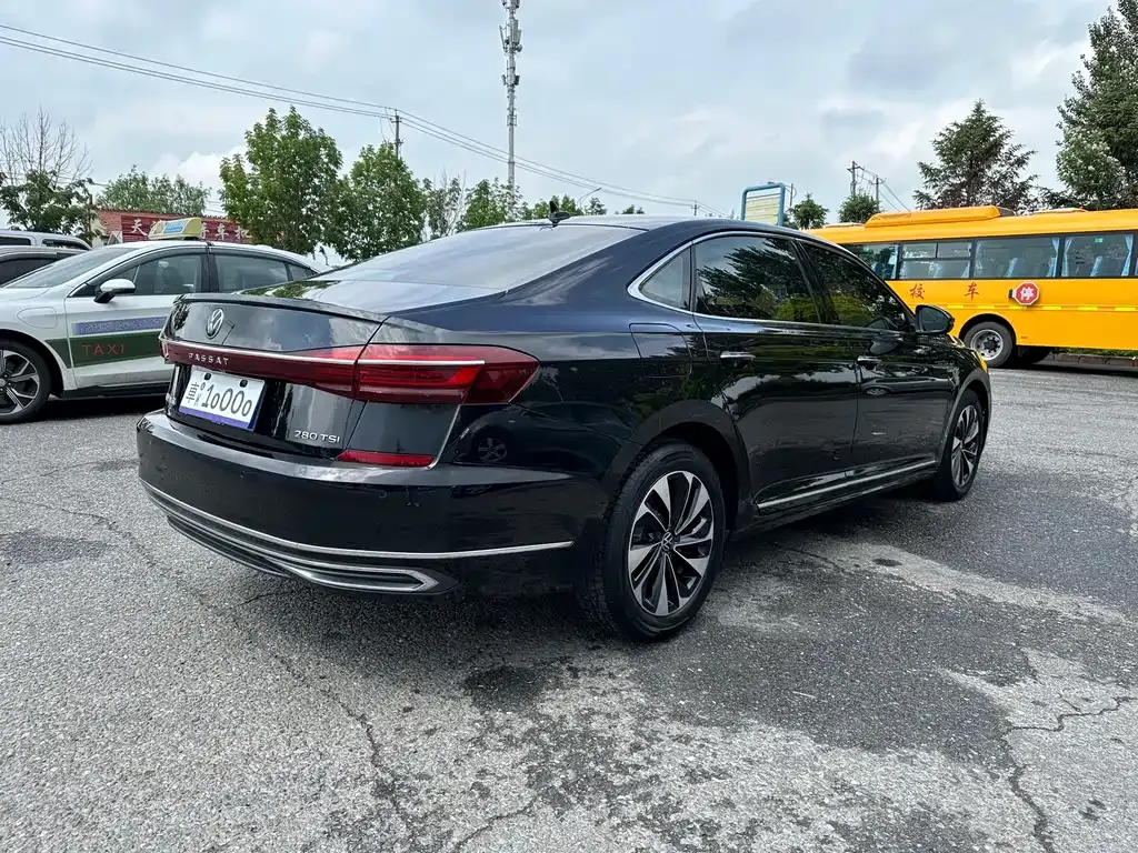 Volkswagen Passat — фото 7