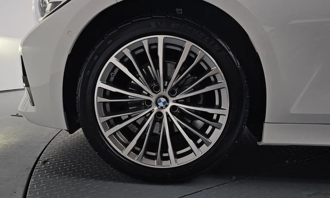 BMW 3-Series 2022 из KR, фото 7