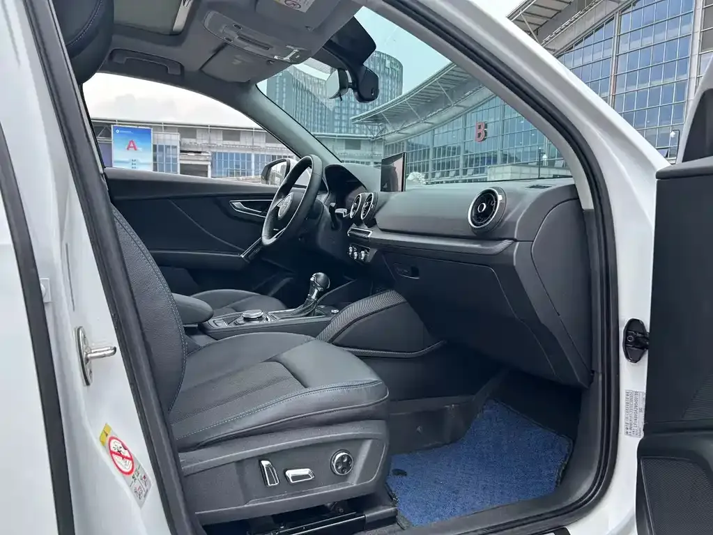 Audi Q2L e-tron 2021 из CN, фото 6