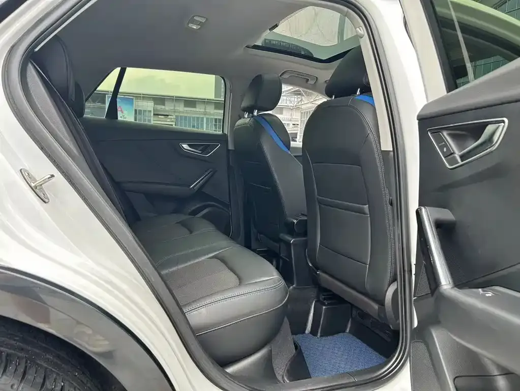 Audi Q2L e-tron 2021 из CN, фото 3