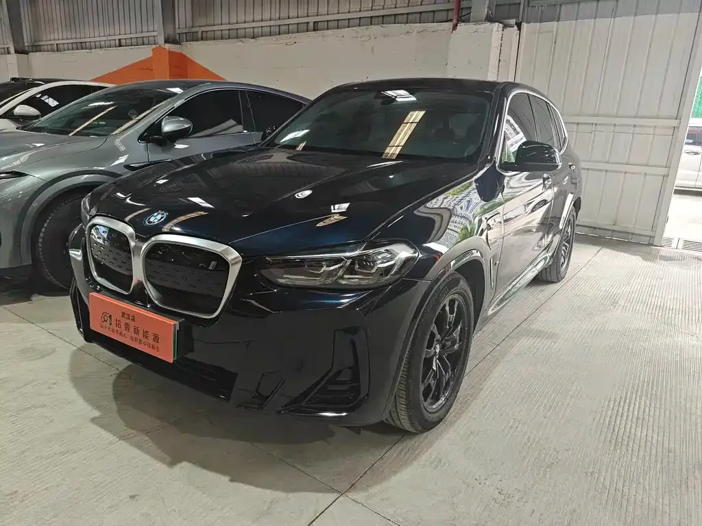 BMW iX3