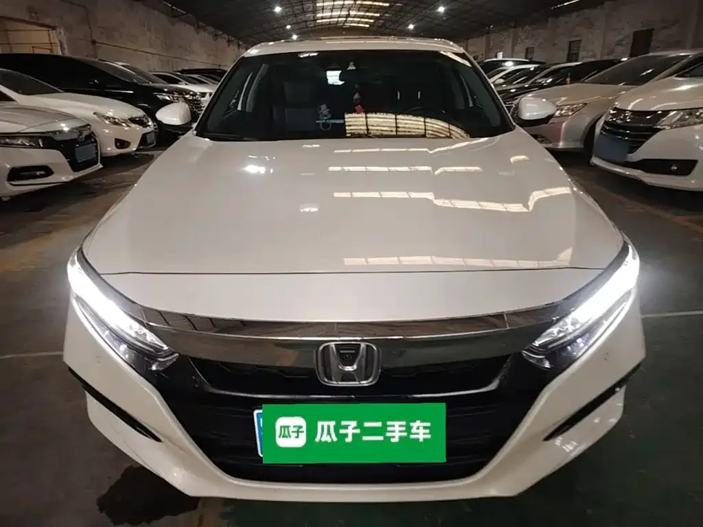 Honda Accord — фото 7