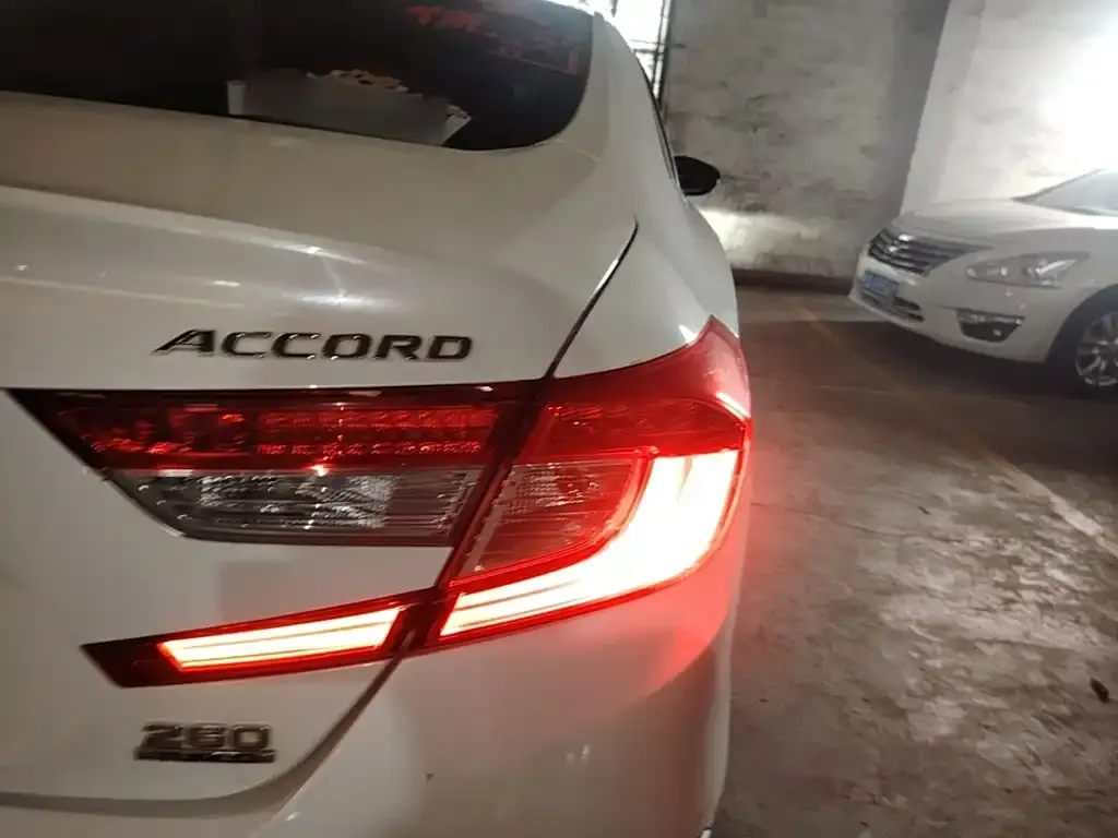 Honda Accord — фото 5