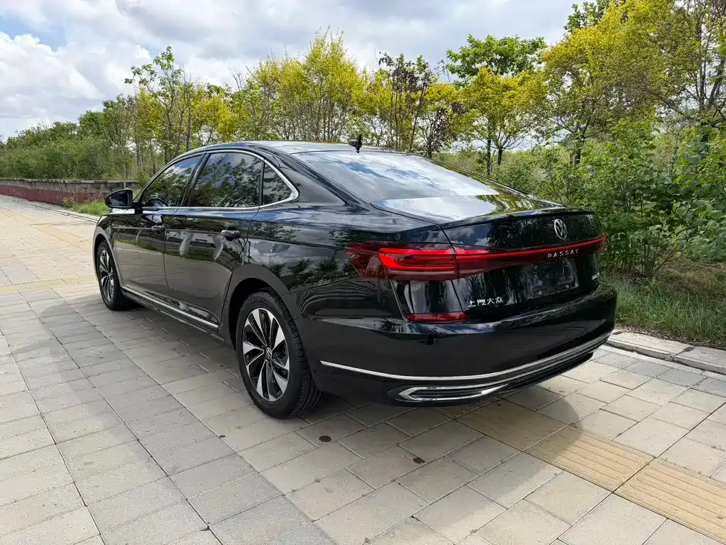 Volkswagen Passat — фото 3