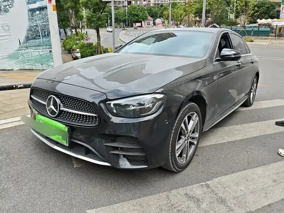 Mercedes-Benz E-Class — фото 1