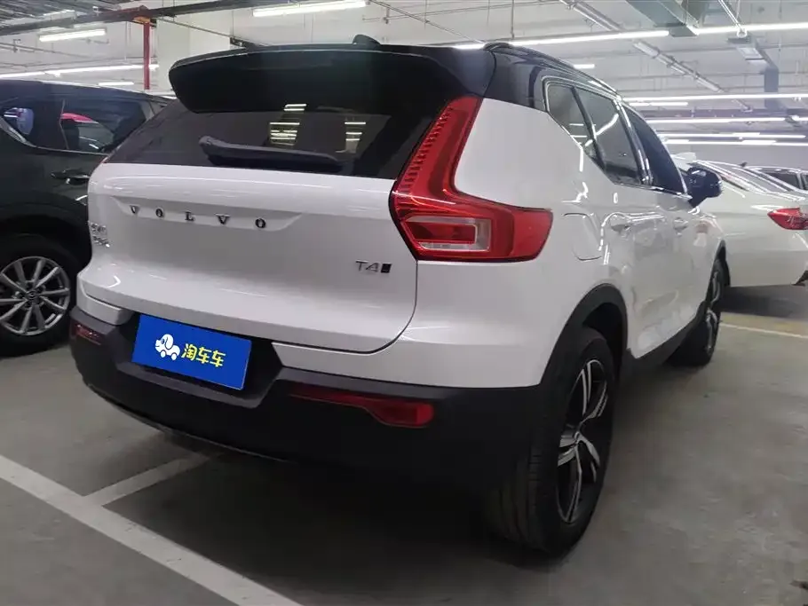 Volvo XC40 — фото 4