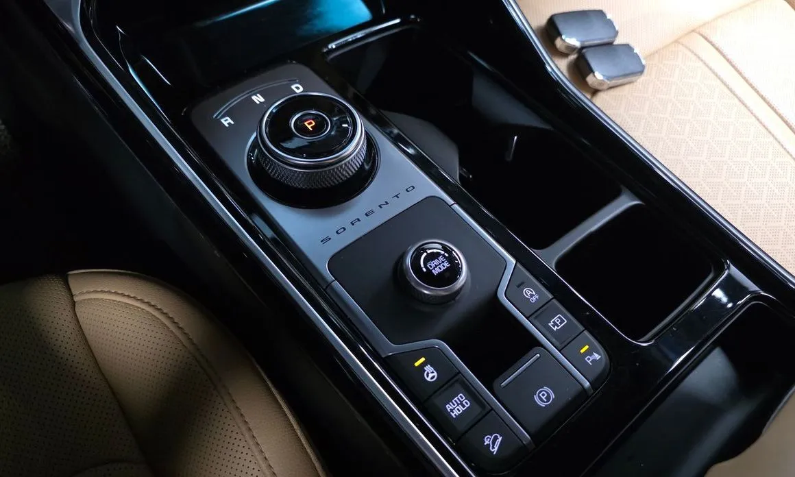 Kia Sorento — фото 6