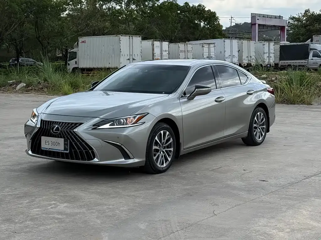 Lexus ES — фото 9