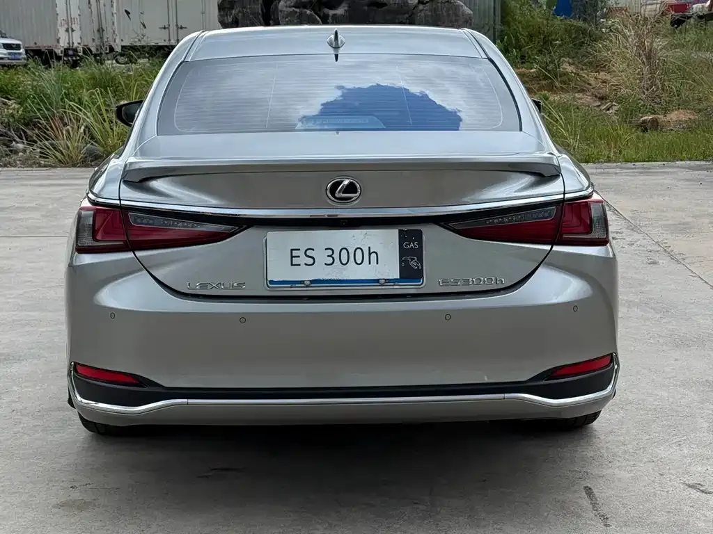 Lexus ES — фото 3