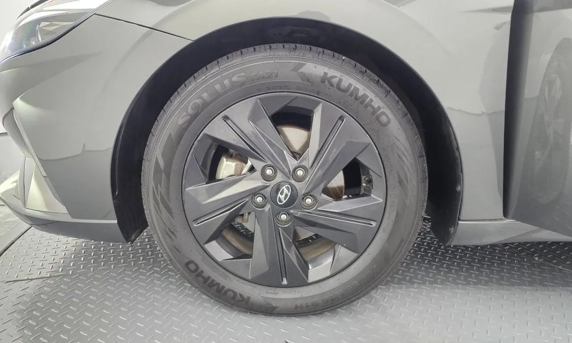 Hyundai AVANTE — фото 4