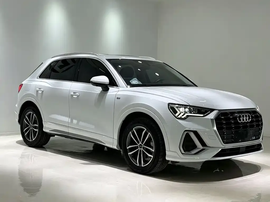 Audi Q3 — фото 10