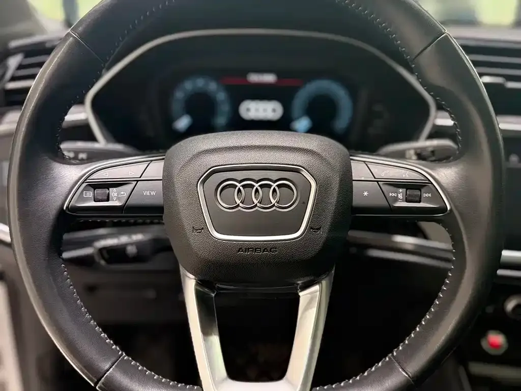 Audi Q3 — фото 3