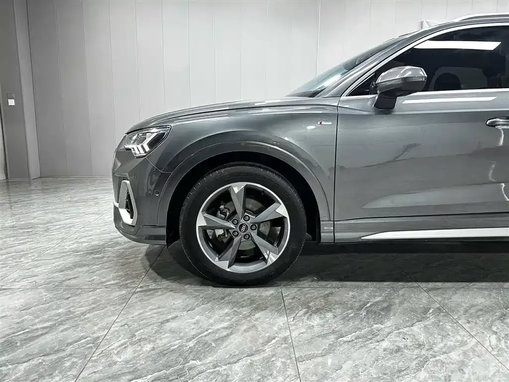 Audi Q3 — фото 9