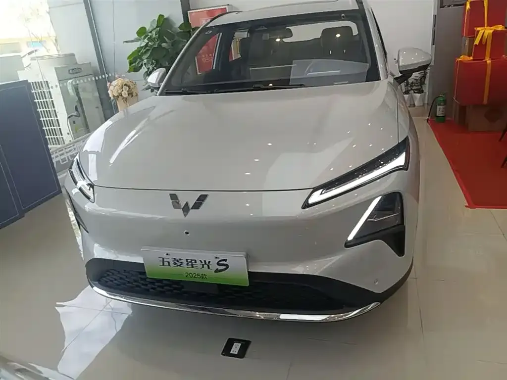 Wuling Xingguang S — фото 2