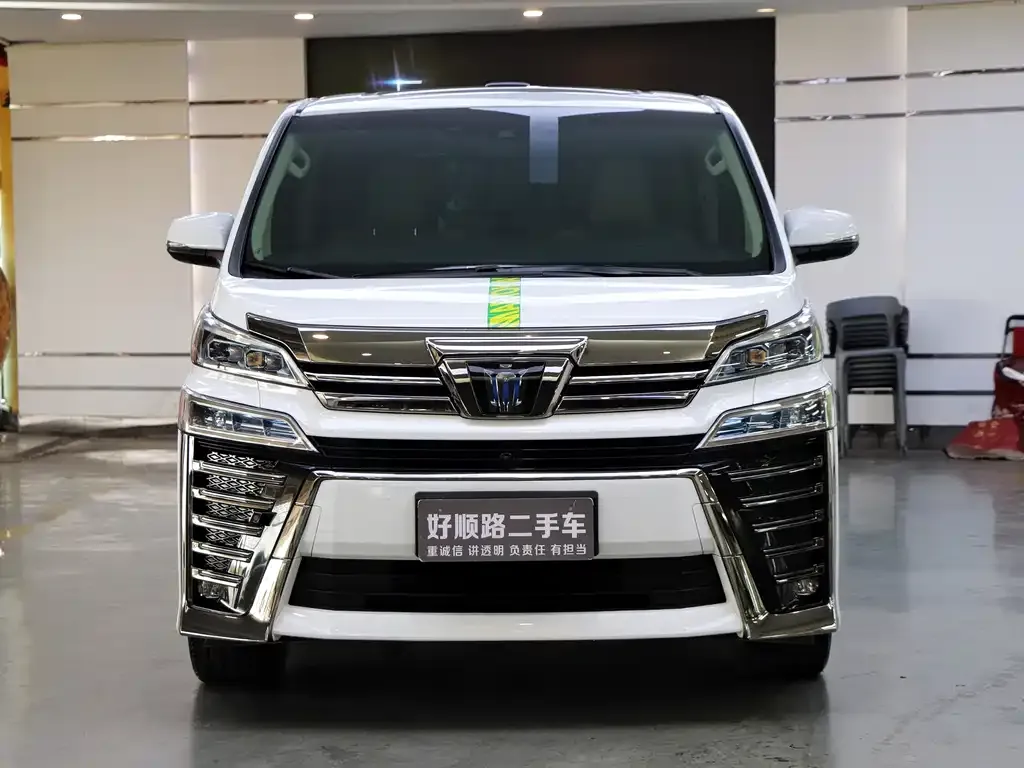Toyota Vellfire — фото 4