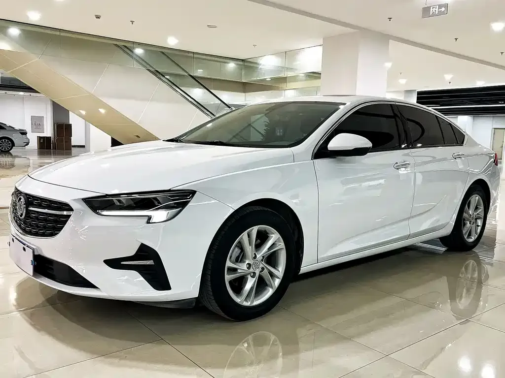 Buick Regal — фото 1