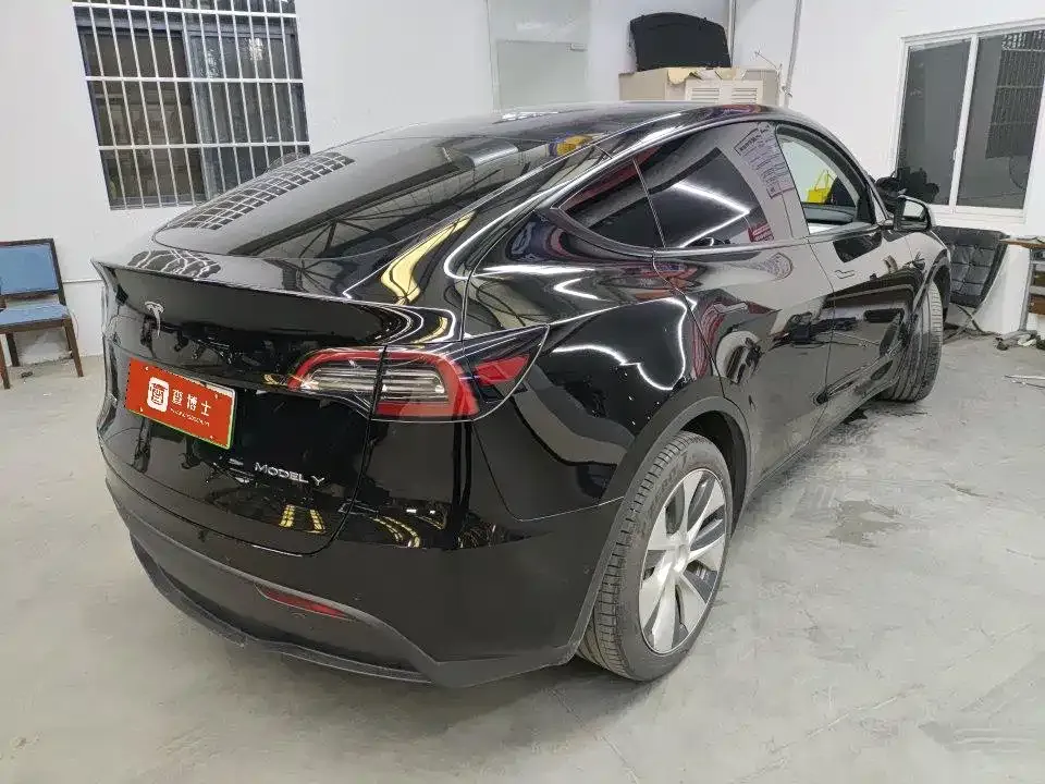 Tesla Model Y — фото 5