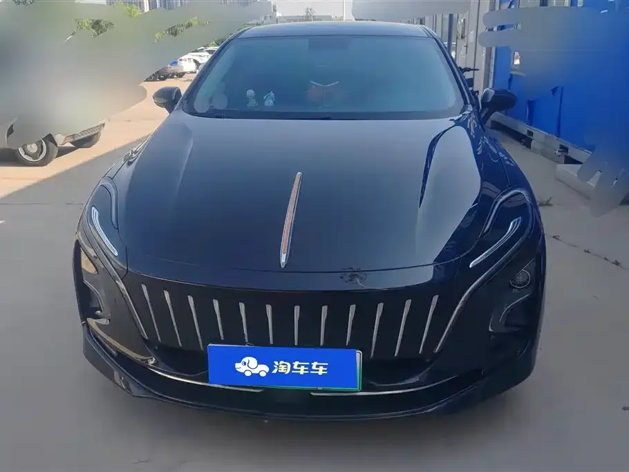 Hongqi E-QM5 — фото 2