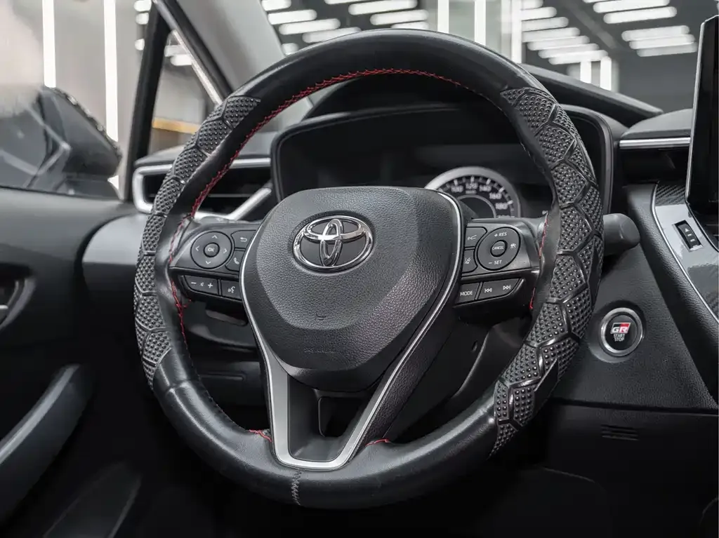 Toyota Corolla — фото 8