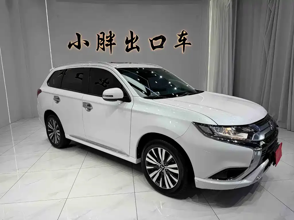 Mitsubishi Outlander — фото 4