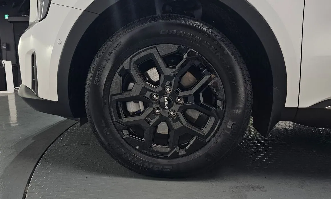Kia Sorento — фото 9