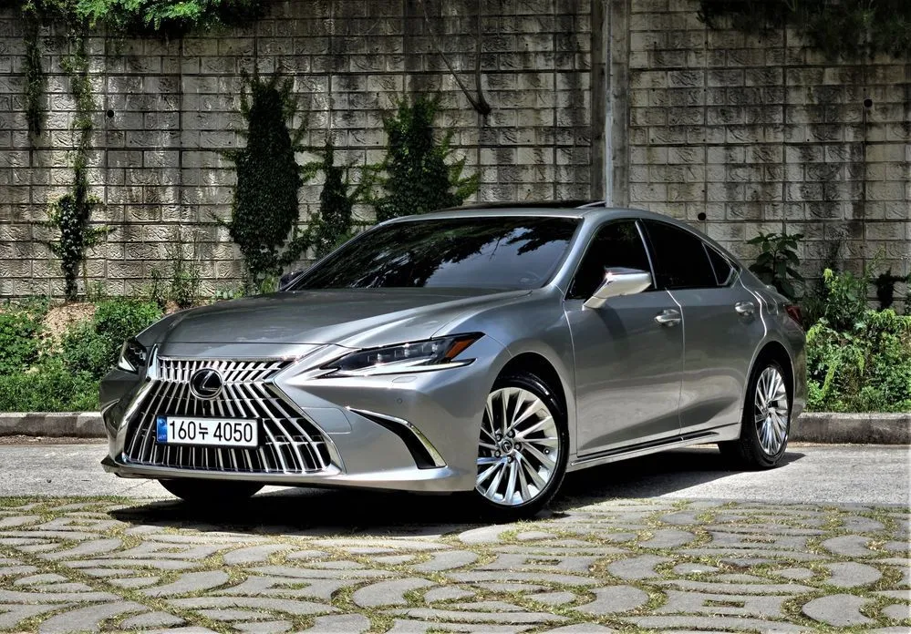 Lexus ES 2026 из KR, фото 1