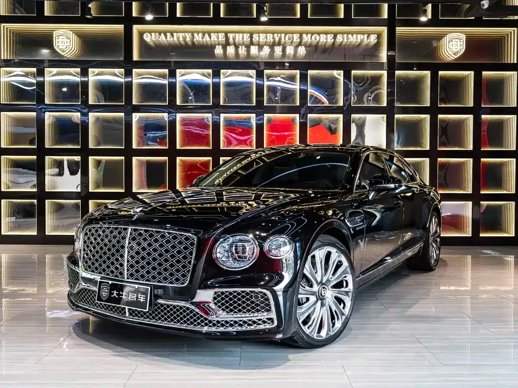 Bentley Flying Spur — фото 1