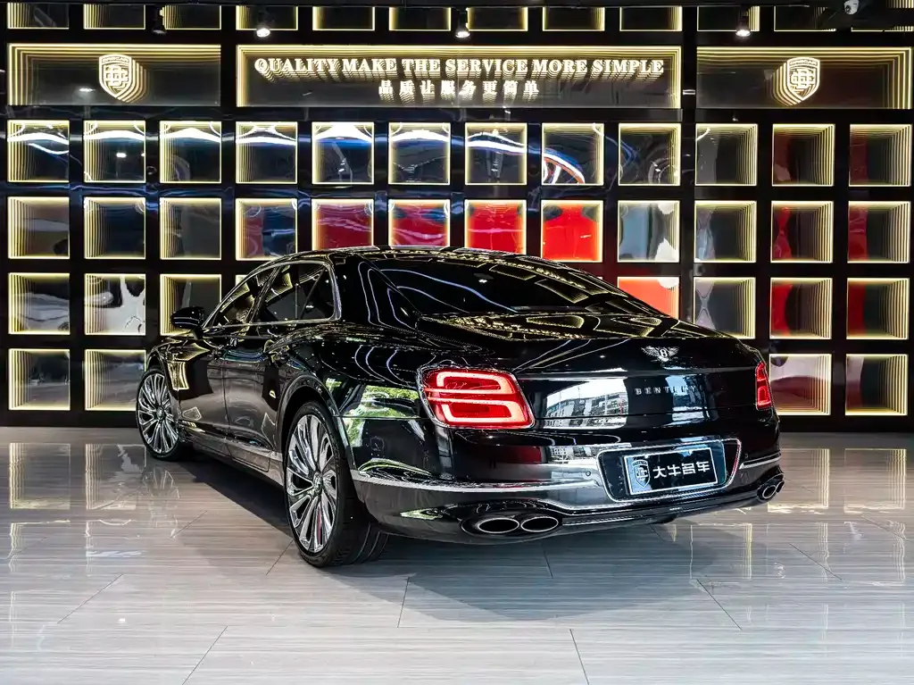Bentley Flying Spur — фото 7