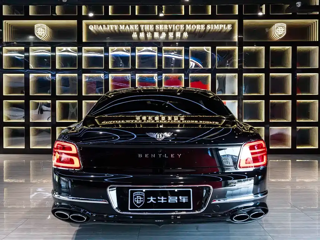 Bentley Flying Spur — фото 5