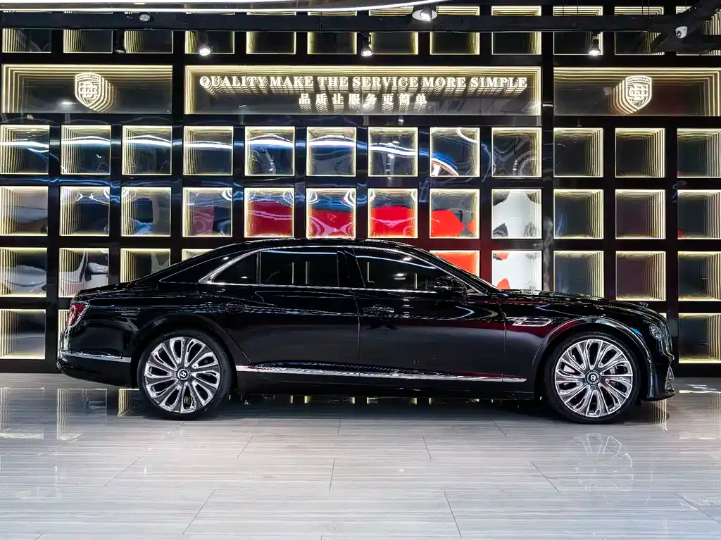 Bentley Flying Spur — фото 10