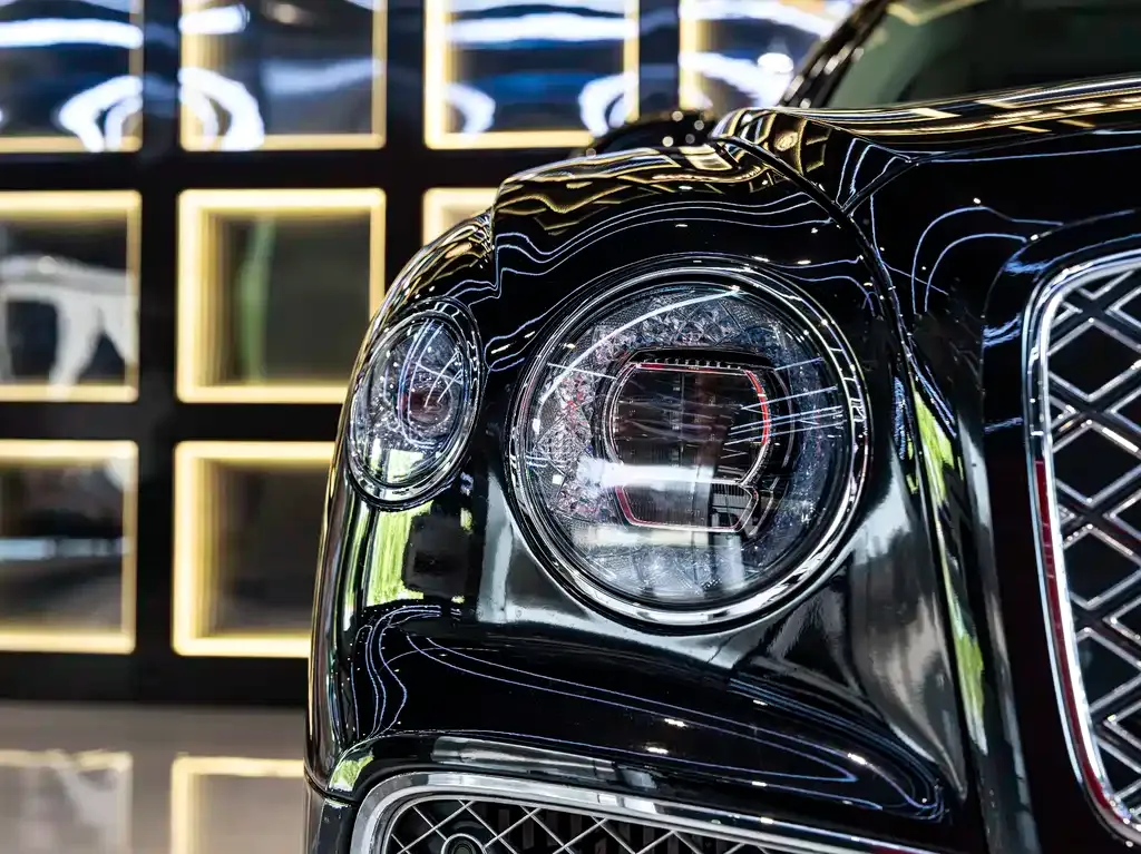 Bentley Flying Spur — фото 9