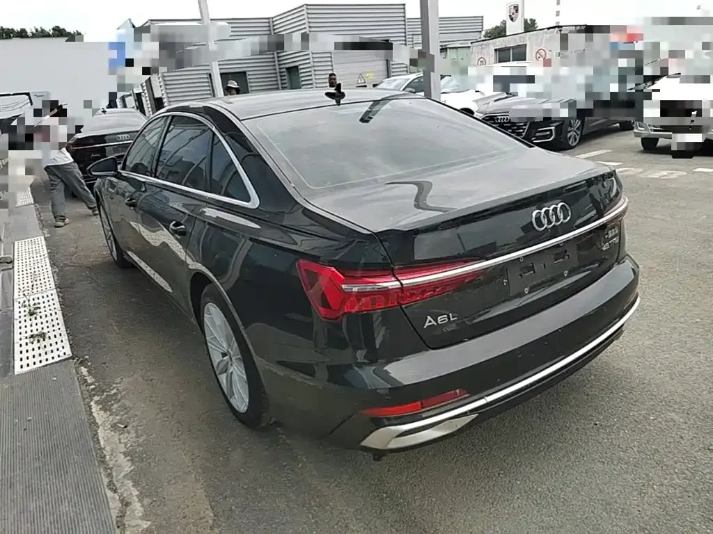 Audi A6L 2023 из CN, фото 9