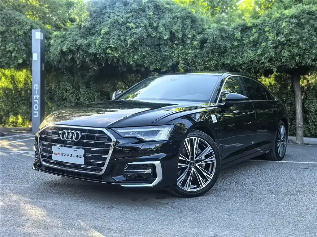 Audi A6L — фото 1