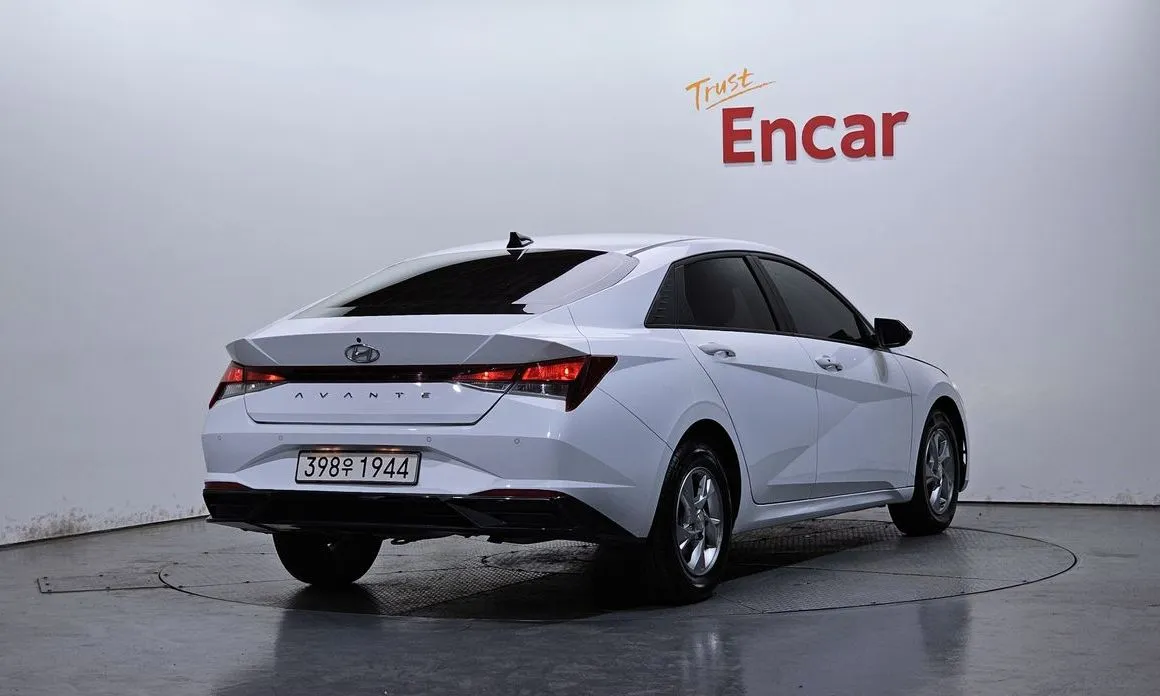 Hyundai AVANTE — фото 3