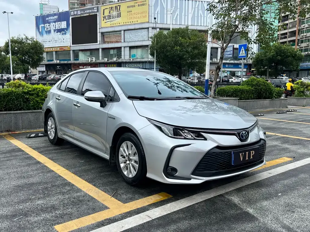 Toyota Corolla — фото 6