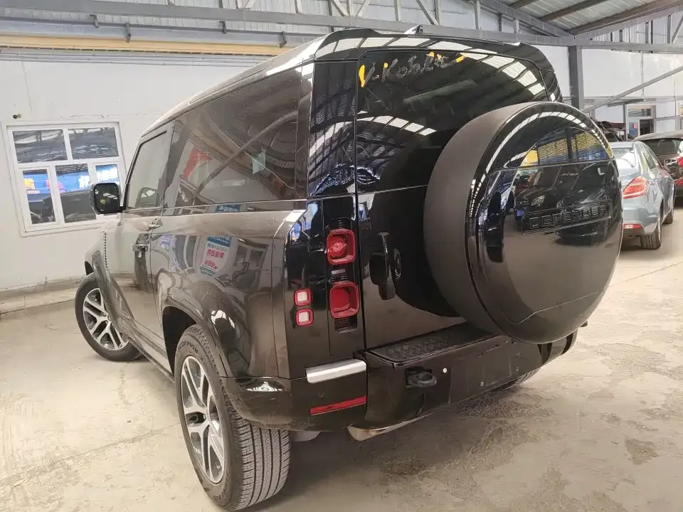 Land Rover Defender — фото 10