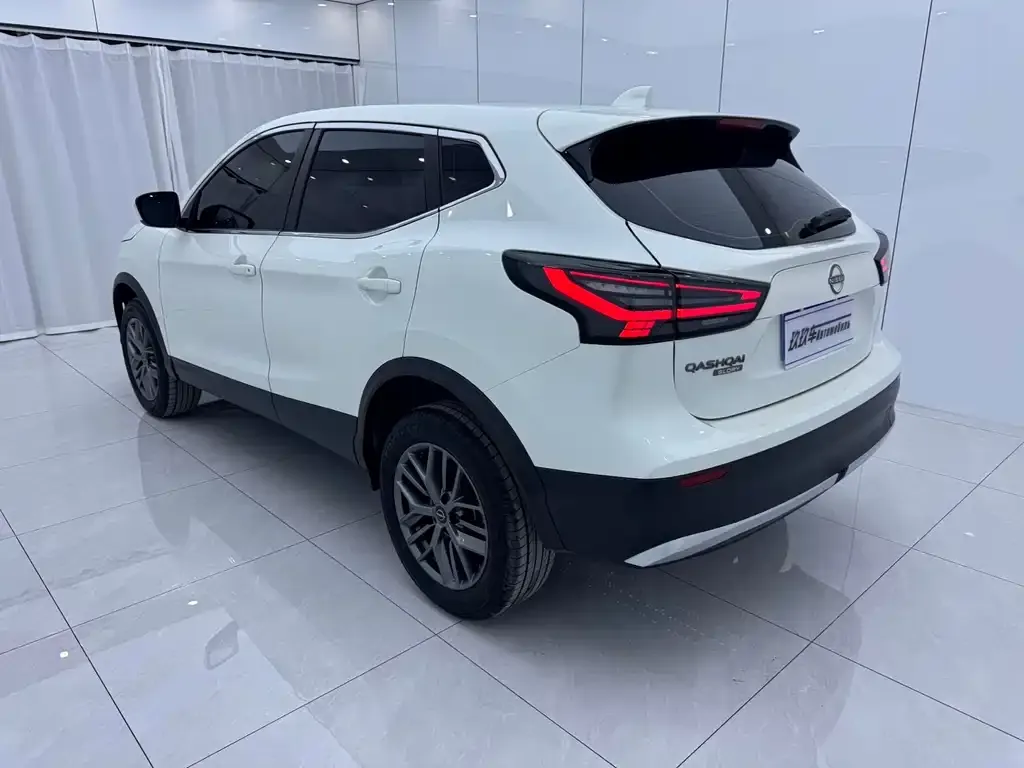 Nissan Qashqai — фото 5