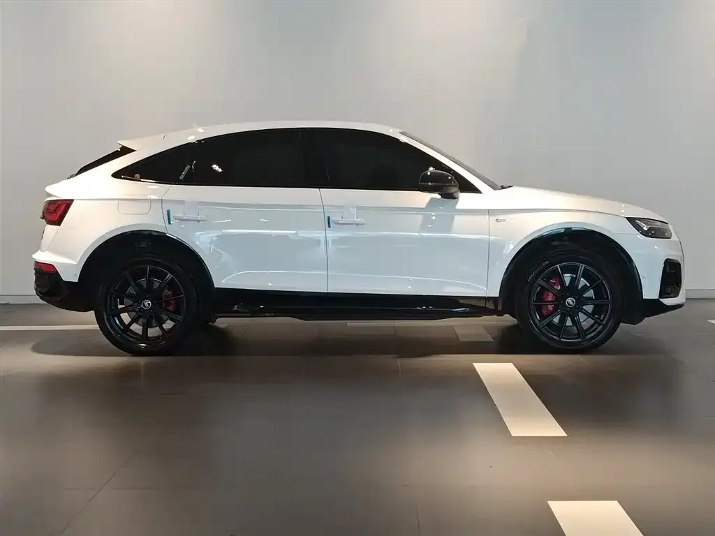 Audi Q5L Sportback 2023 из CN, фото 5