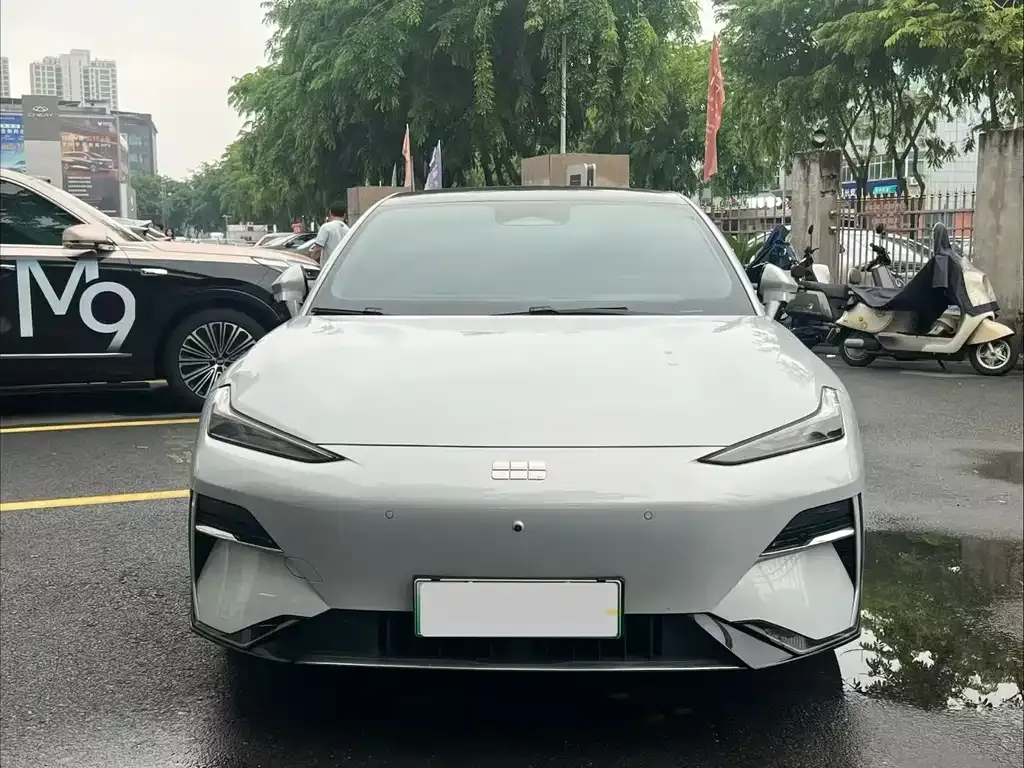 Geely Galaxy E8 — фото 3