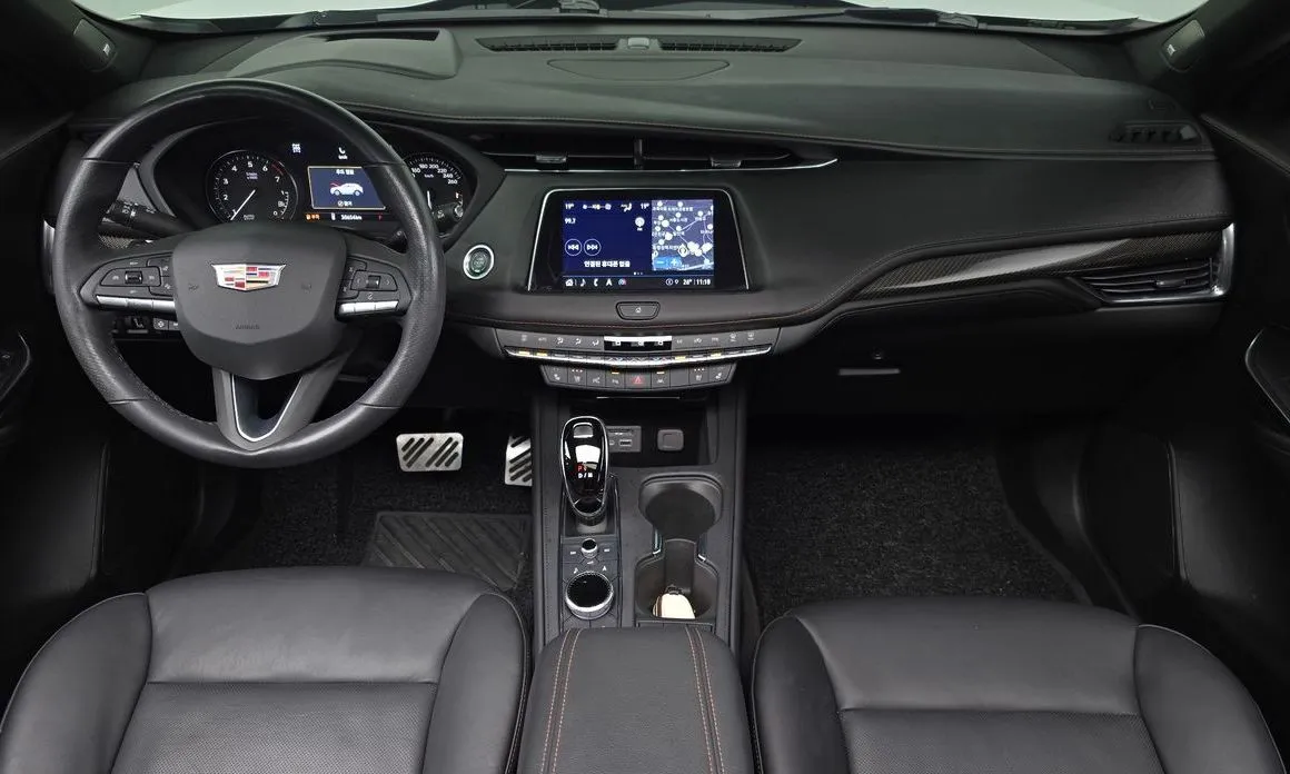 Cadillac XT4 2023 из KR, фото 8