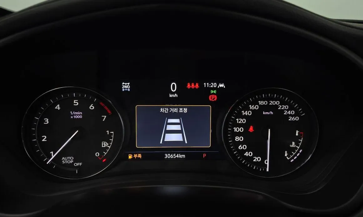 Cadillac XT4 2023 из KR, фото 2