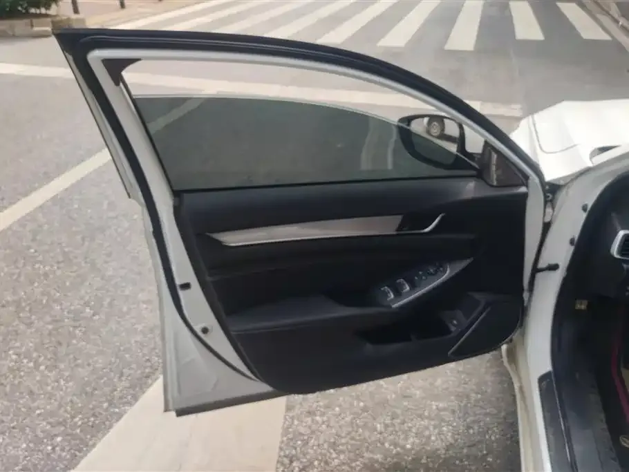 Honda Inspire — фото 10
