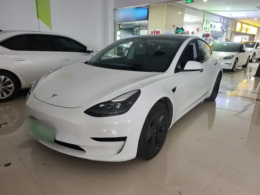 Tesla Model 3 — фото 4
