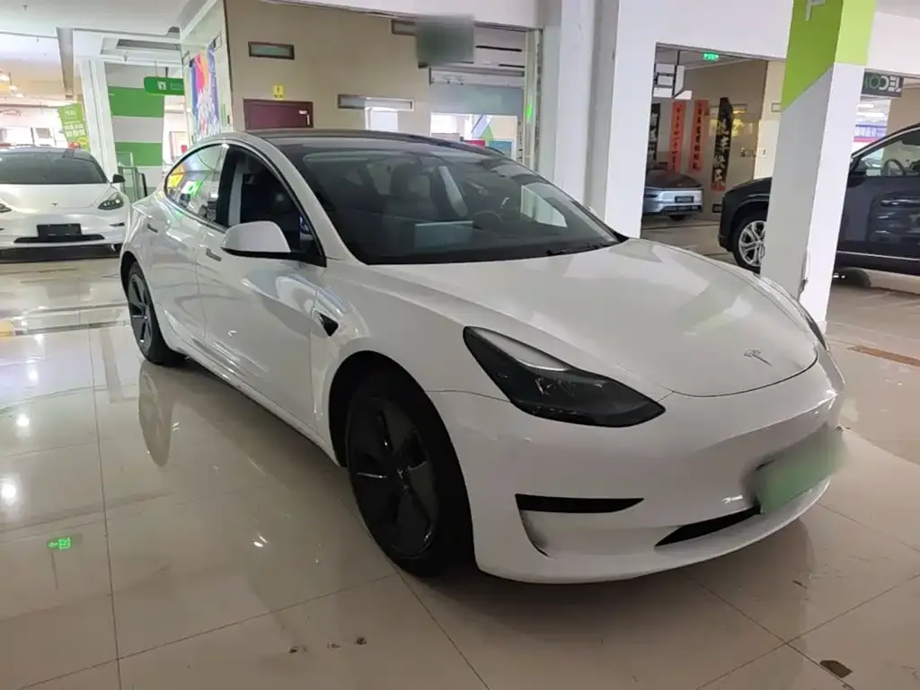 Tesla Model 3 — фото 5