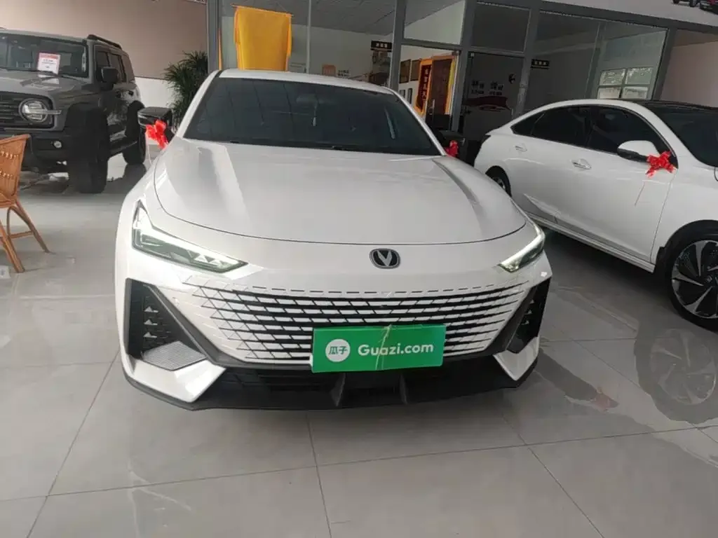 Changan UNI-V 2023 из CN, фото 2