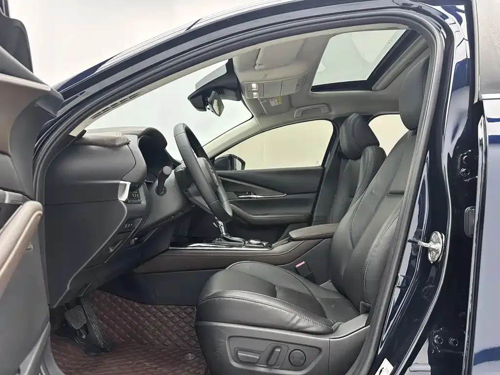 Mazda CX-30 — фото 4